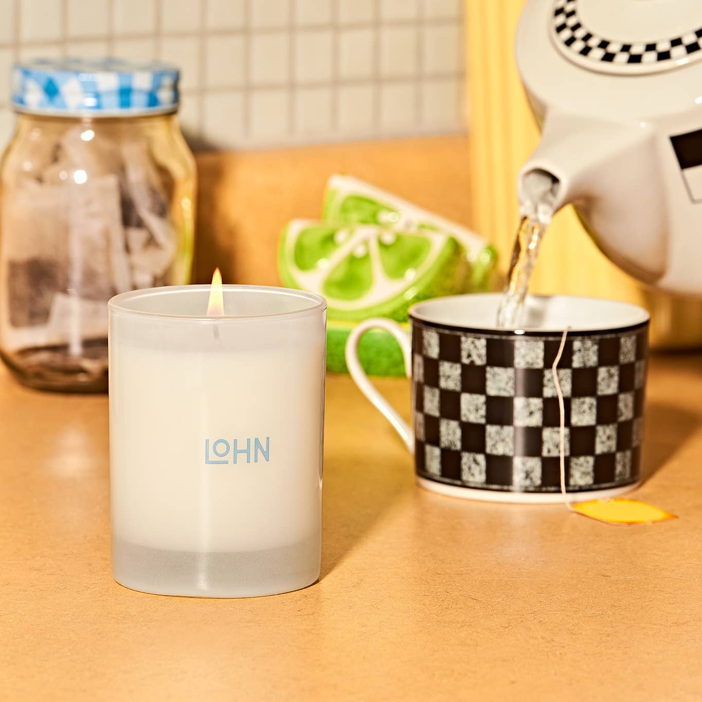 LOHN Candle - JURA Orange & Sandalwood🇨🇦🇨🇦