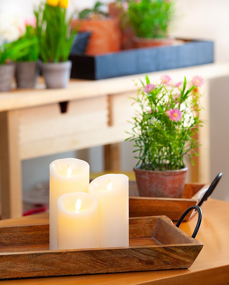 Large Ivory Reallite Candle π¨π¦