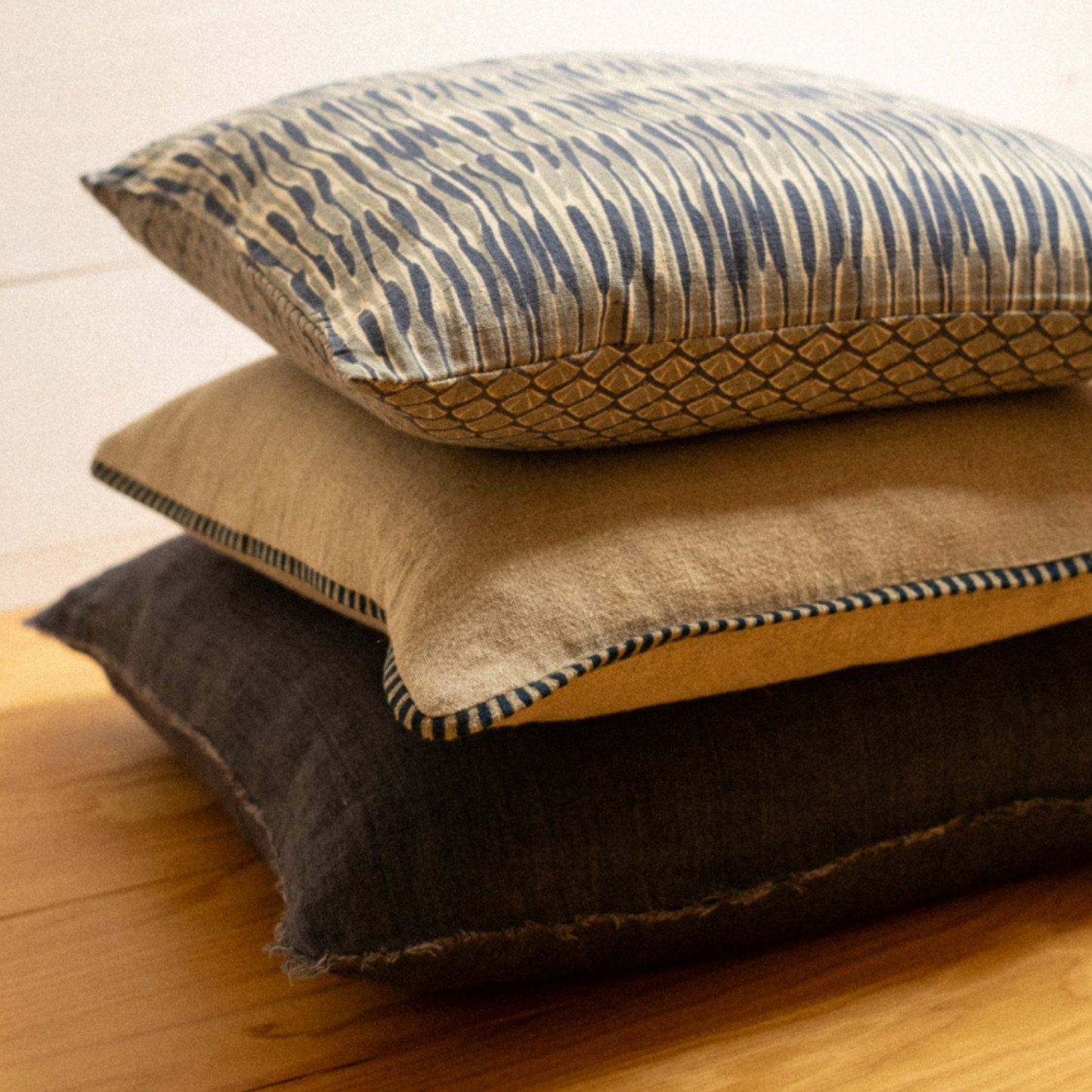 Honfleur Linen Pillow, Charcoal