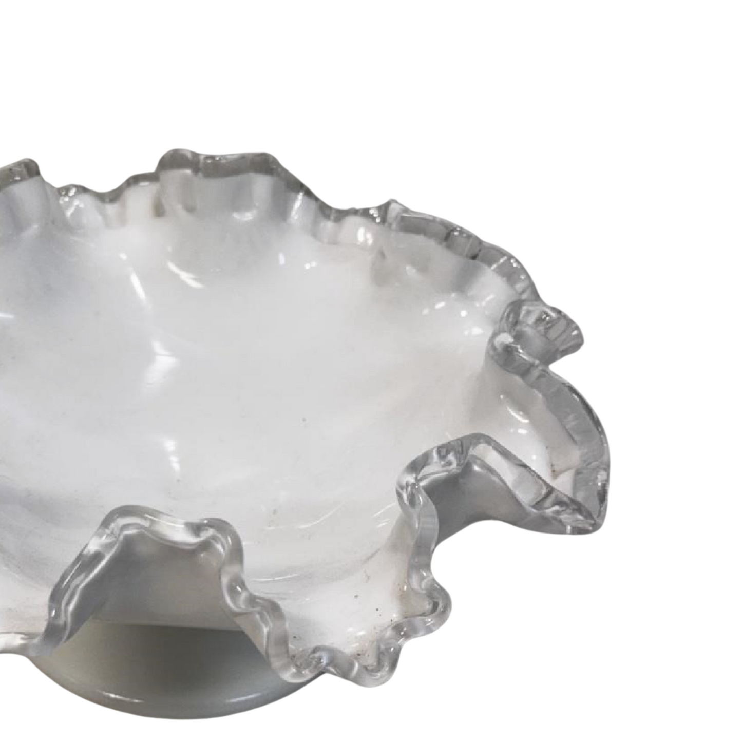 Milk Glass Ruffled Edge Dish🇨🇦