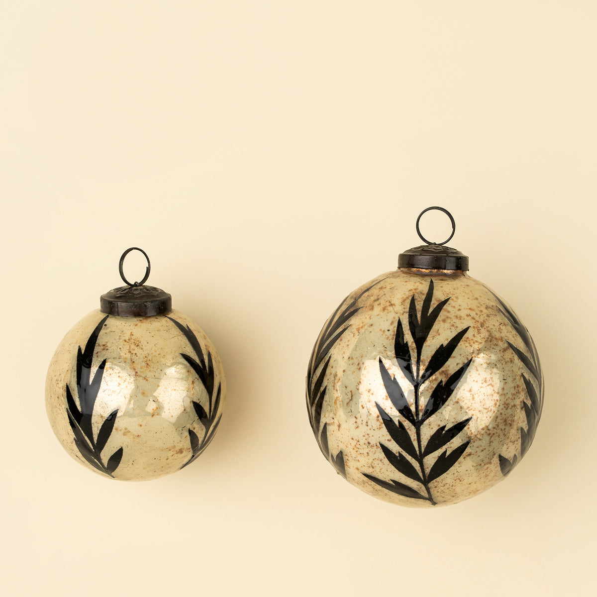 Antique Laurel Holiday Ornament L
