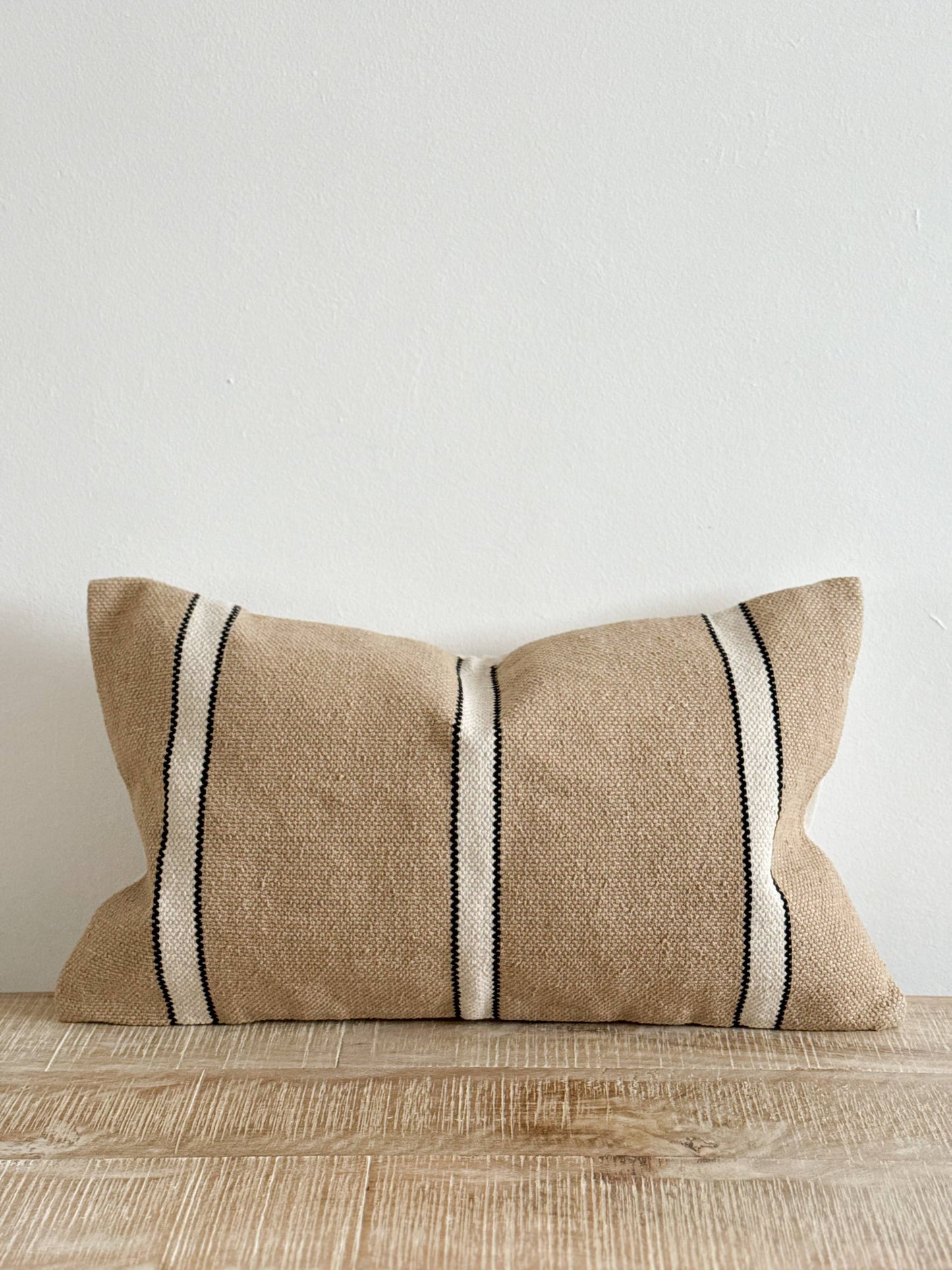 India Luxe Cotton Cover and insert 50x30 - Beige, Black & Cream