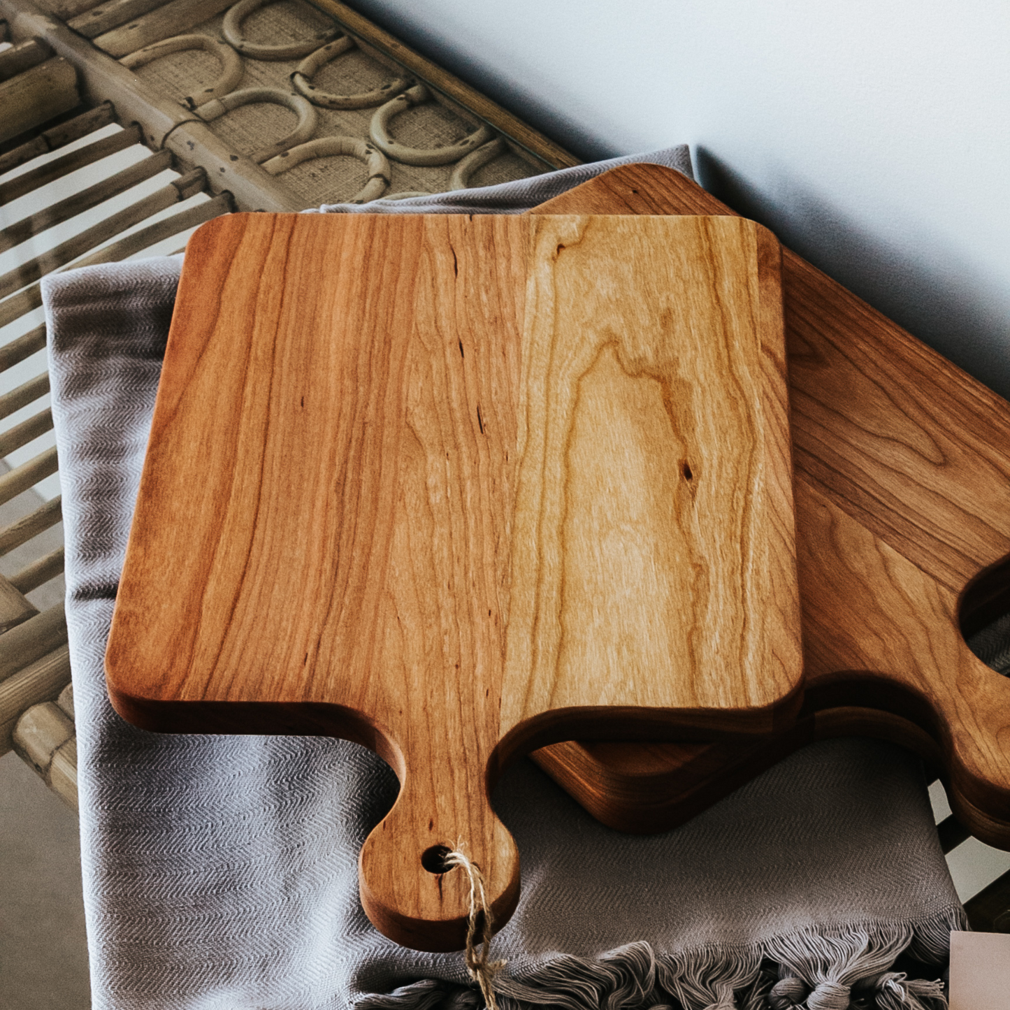 Cherry - OH16 - Cutting Board with Rounded Handle 16''x10-1/2''x3/4''