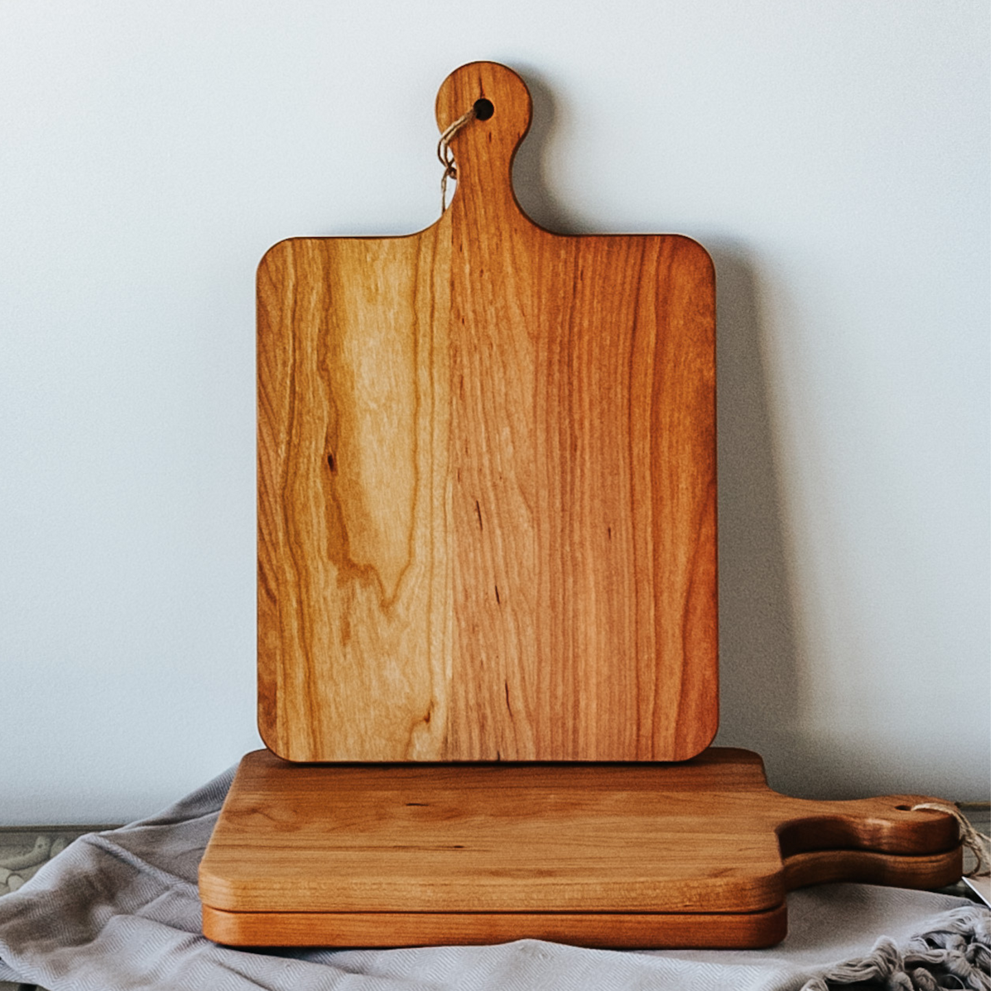 Cherry - OH16 - Cutting Board with Rounded Handle 16''x10-1/2''x3/4''