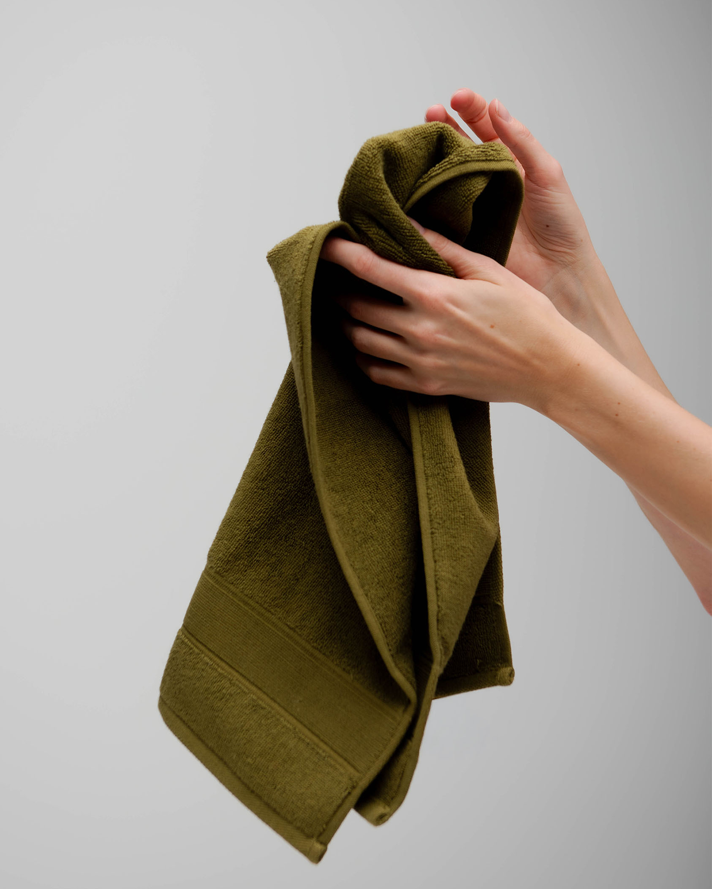 Classic Stretch Bath Towel 630 GSM Moss Green