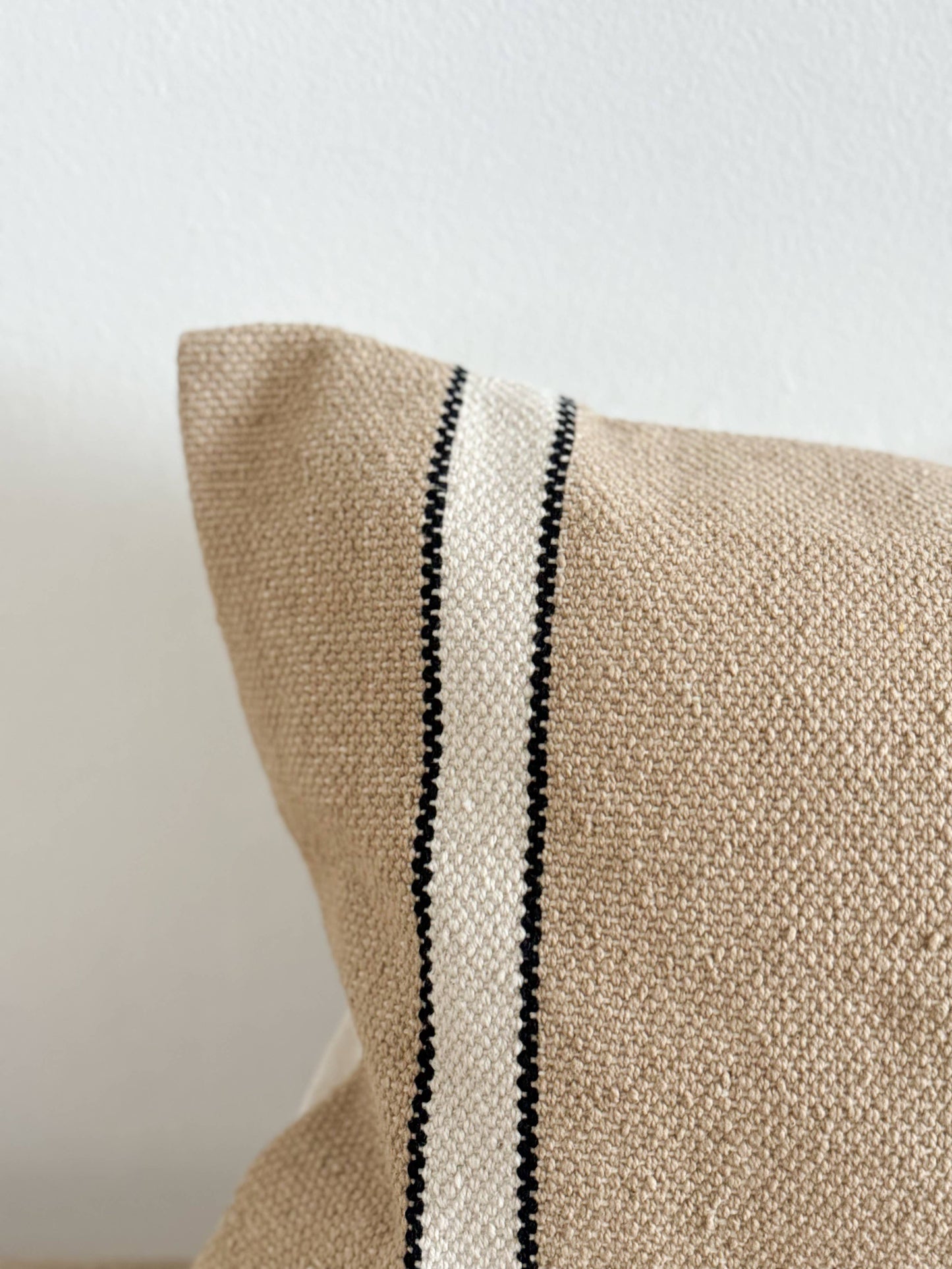 India Luxe Cotton Cover and insert 50x30 - Beige, Black & Cream