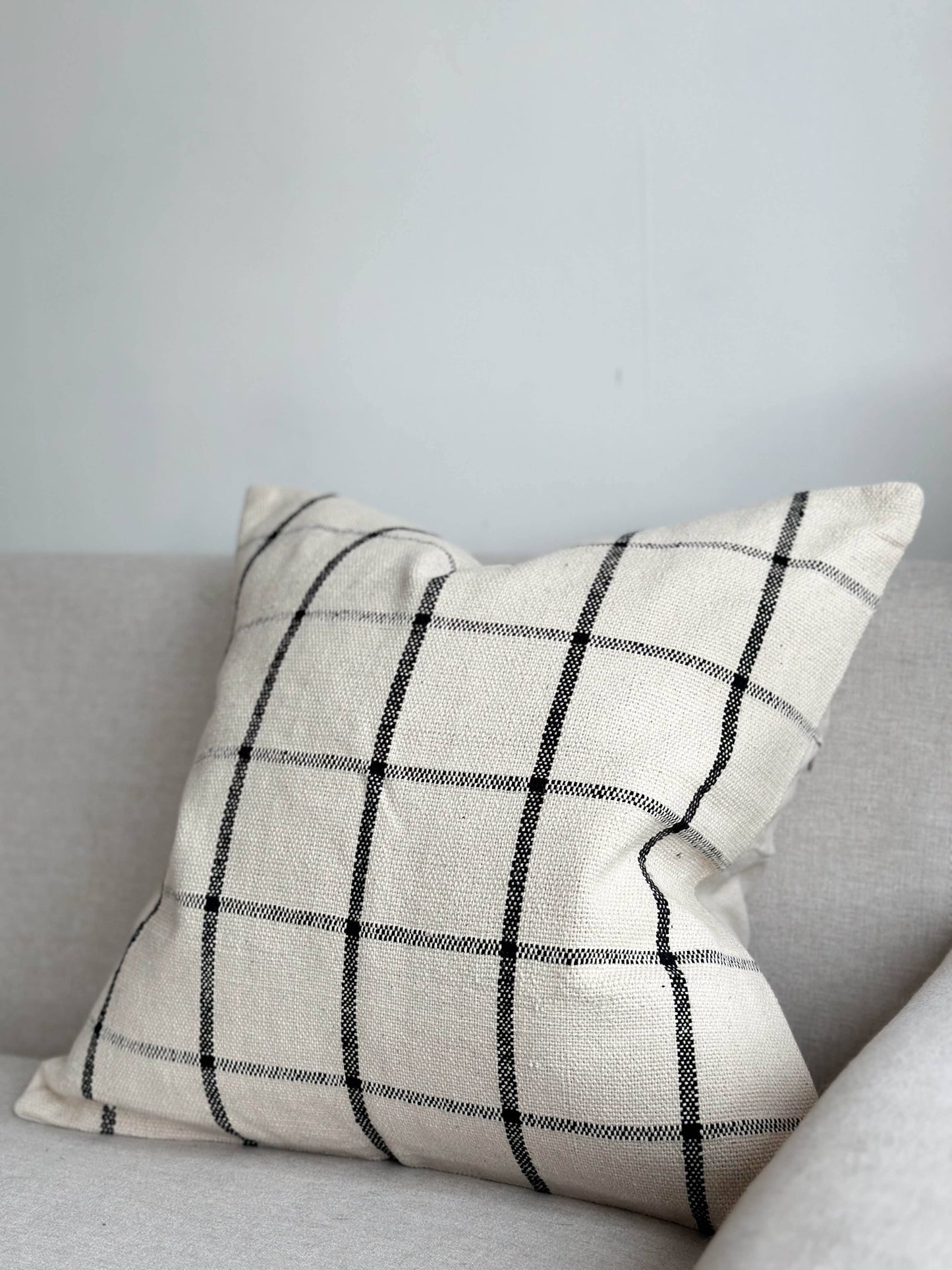India Luxe Cotton Cushion Cover 2 Sizes – Black & Cream Check🇬🇧