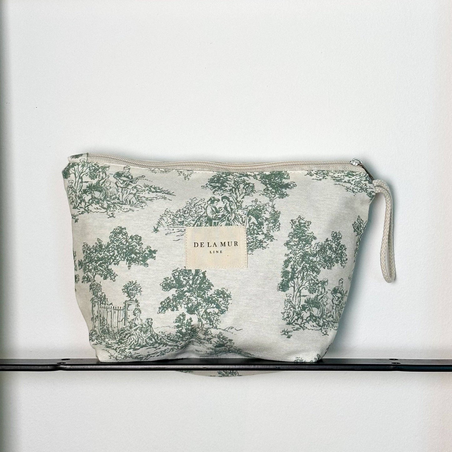 Toy4 toiletry bag