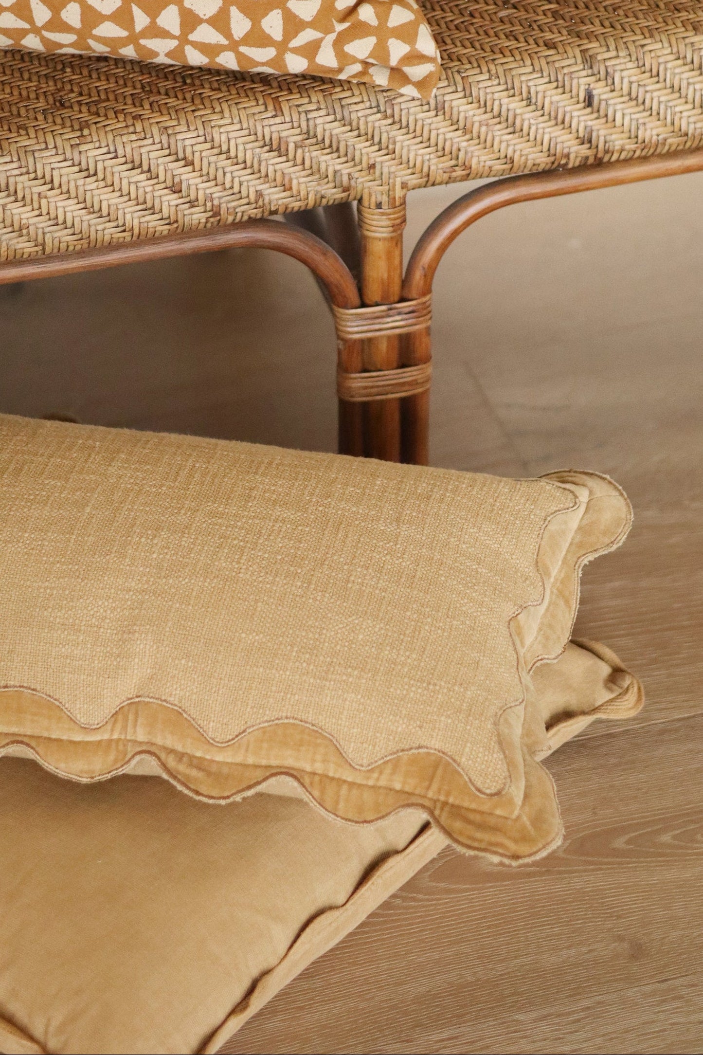 21x12 Velvet Scallop Pillow, Gold
