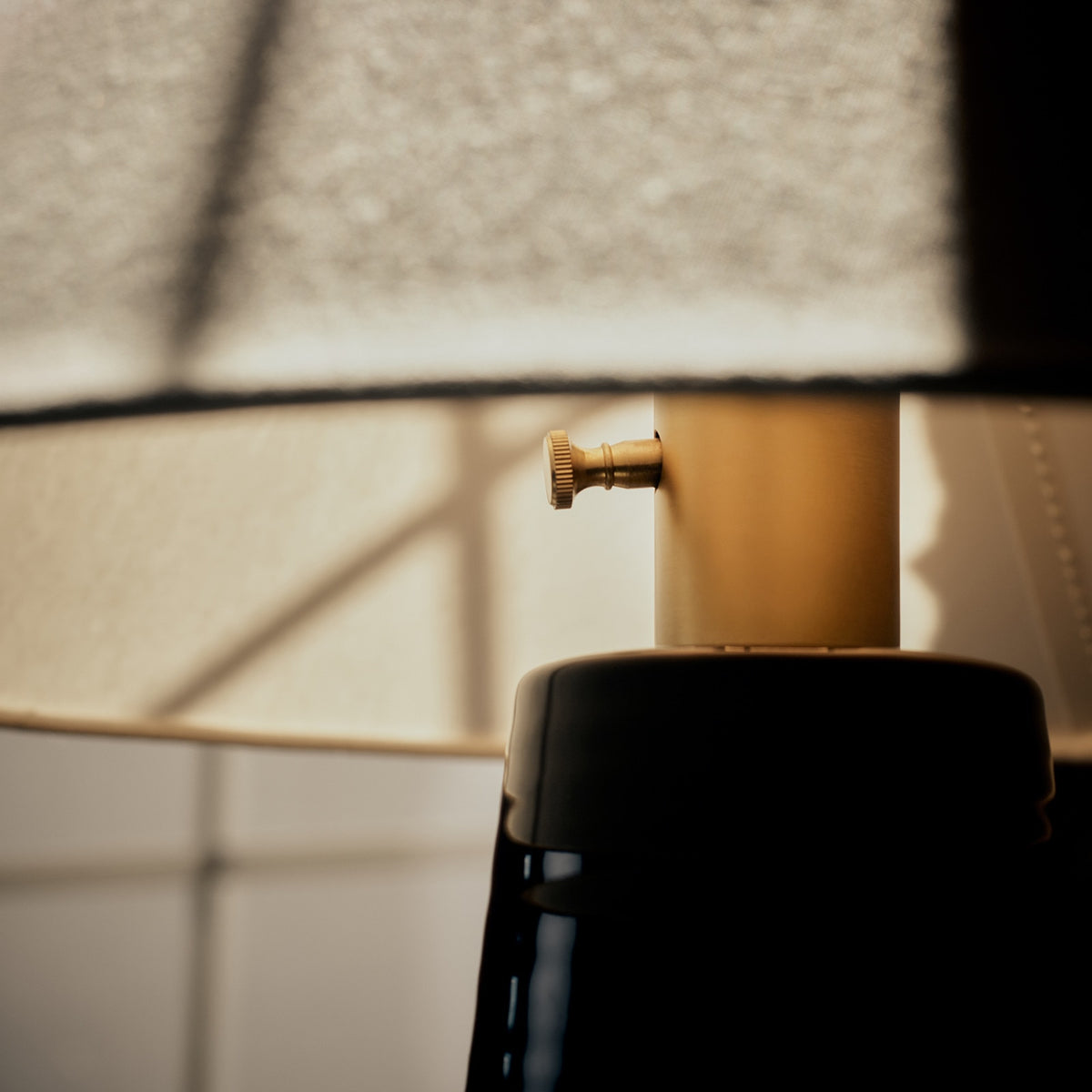 Koda Ceramic Table Lamp (Black)