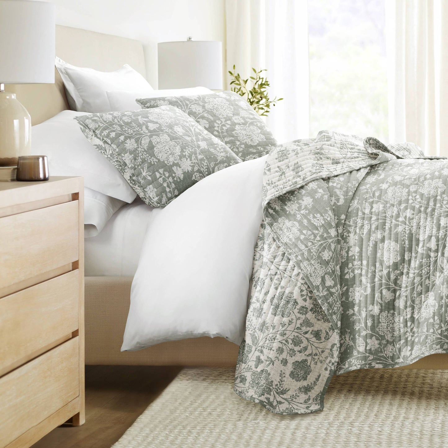 Textured Floral All Season Patterned Reversible Quilt Set