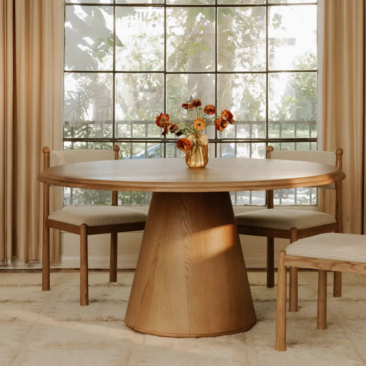 Tutto Dining Table