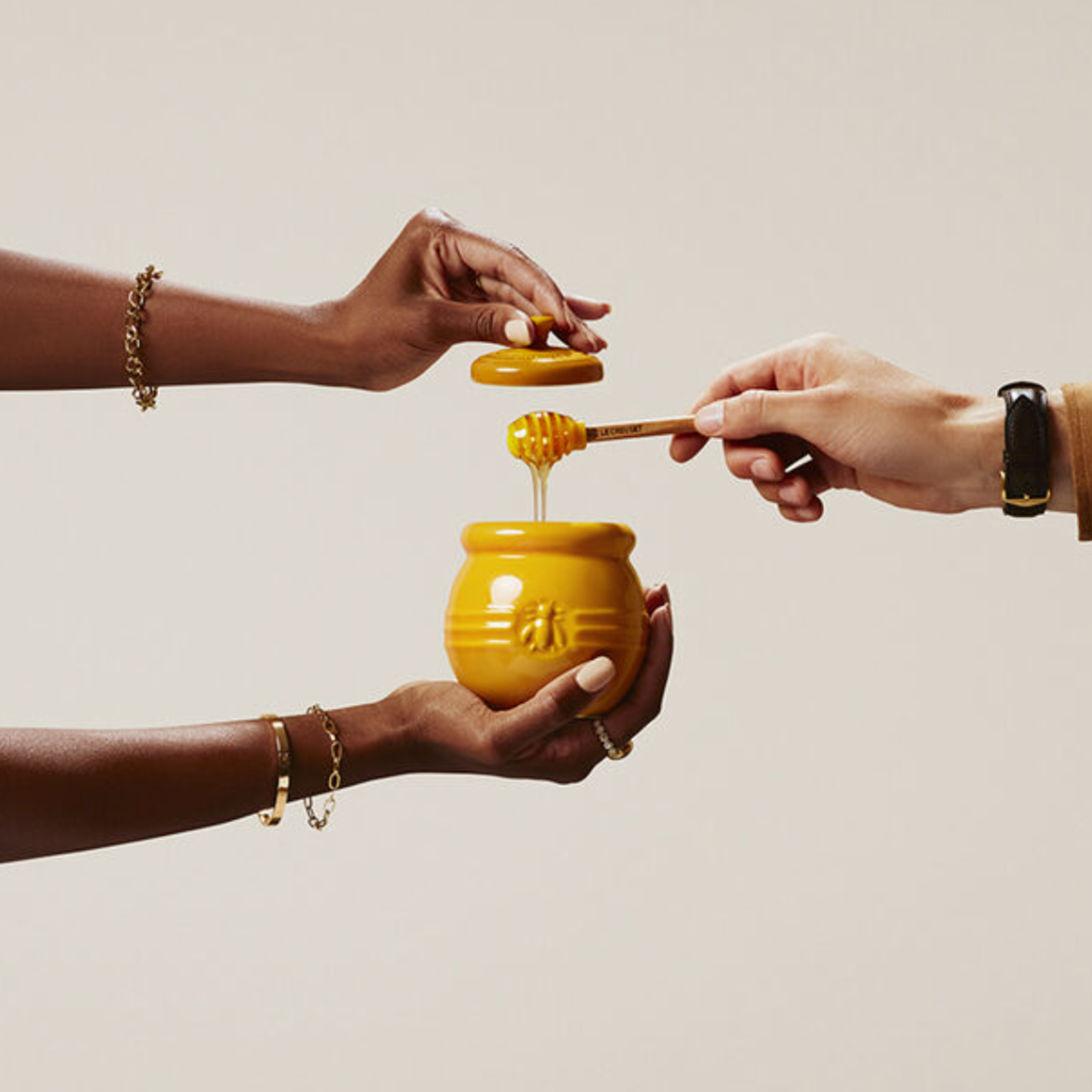 Honey Pot with Silicone Honey Dipper