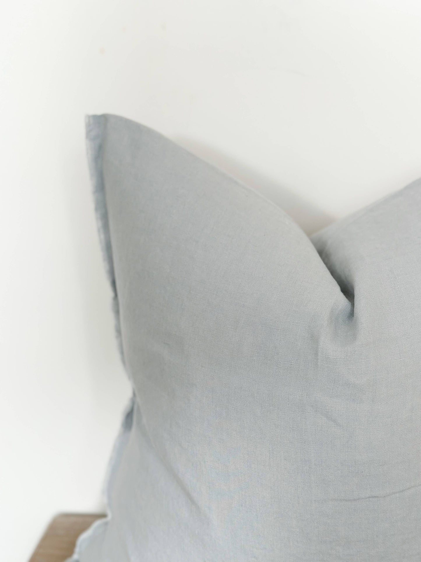 Linen 45×45 – Frayed Edge Dusty Blue