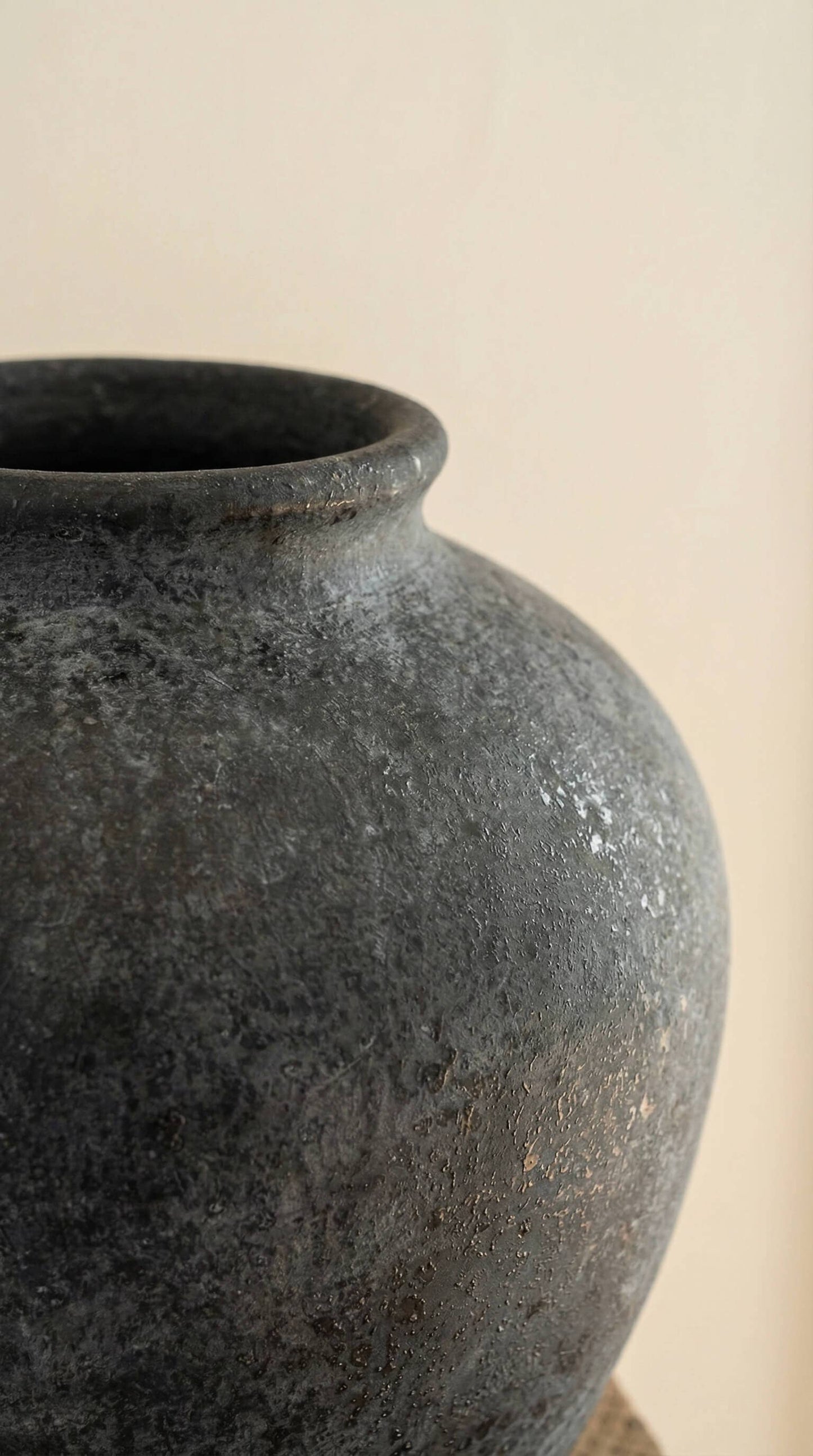 Ceramic Vase, Vintage Style, Black - Athena
