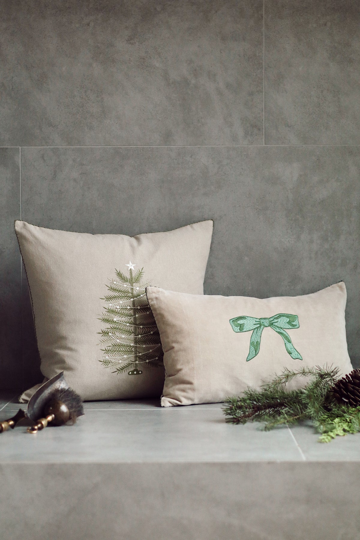 Velvet Bow Lumbar Pillow Cover, Green