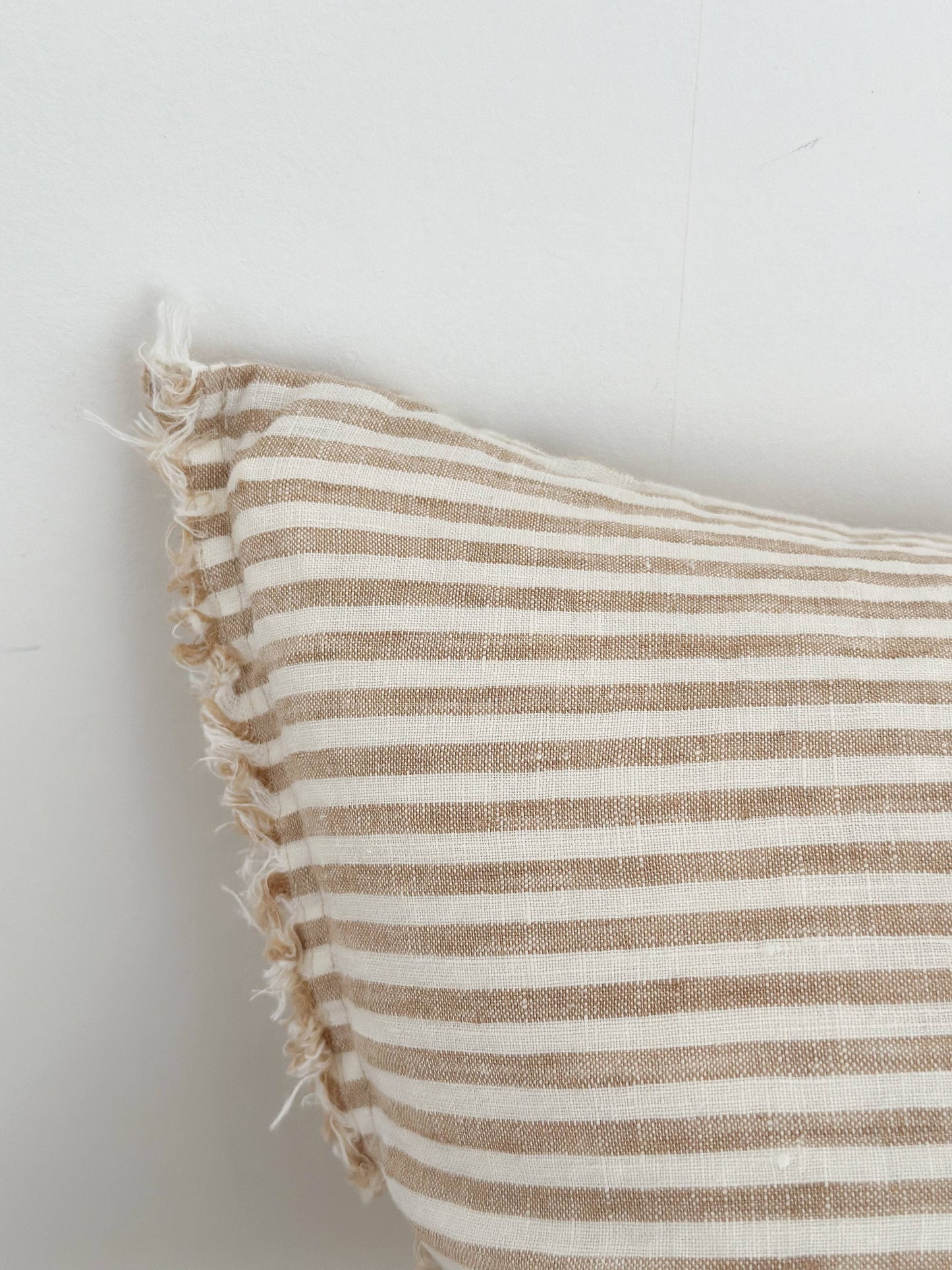 Linen 50x30 – Light Brown Stripe