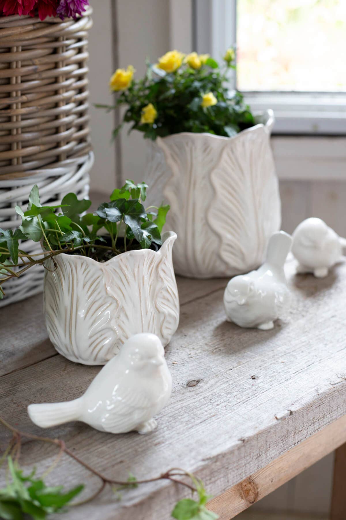 Cream Cabbage Leaf Pot Small