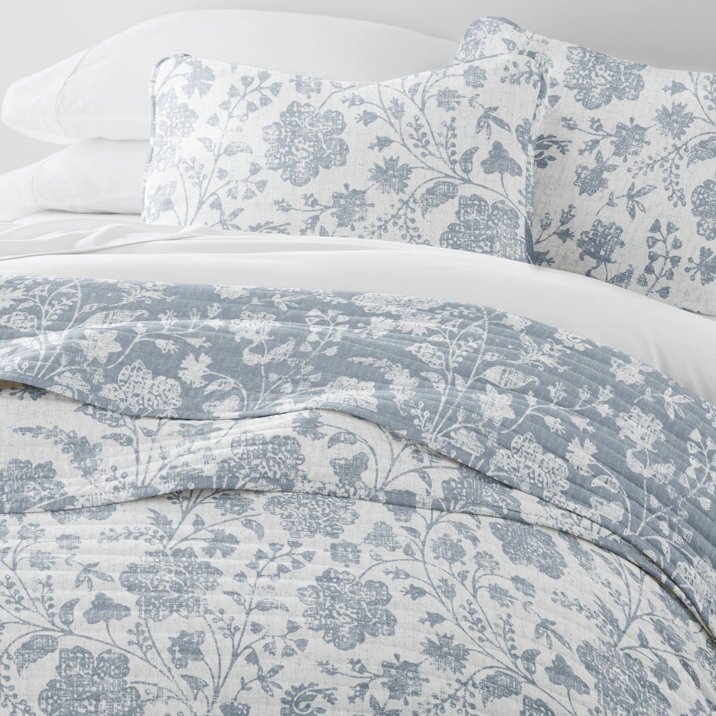 Textured Floral All Season Patterned Reversible Quilt Set