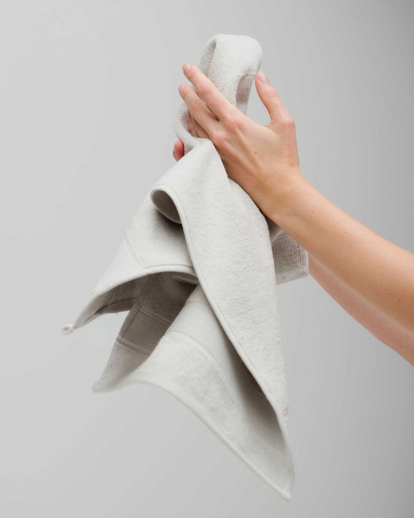 Classic Stretch Towel 630 GSM Quick-Dry Sky Gray