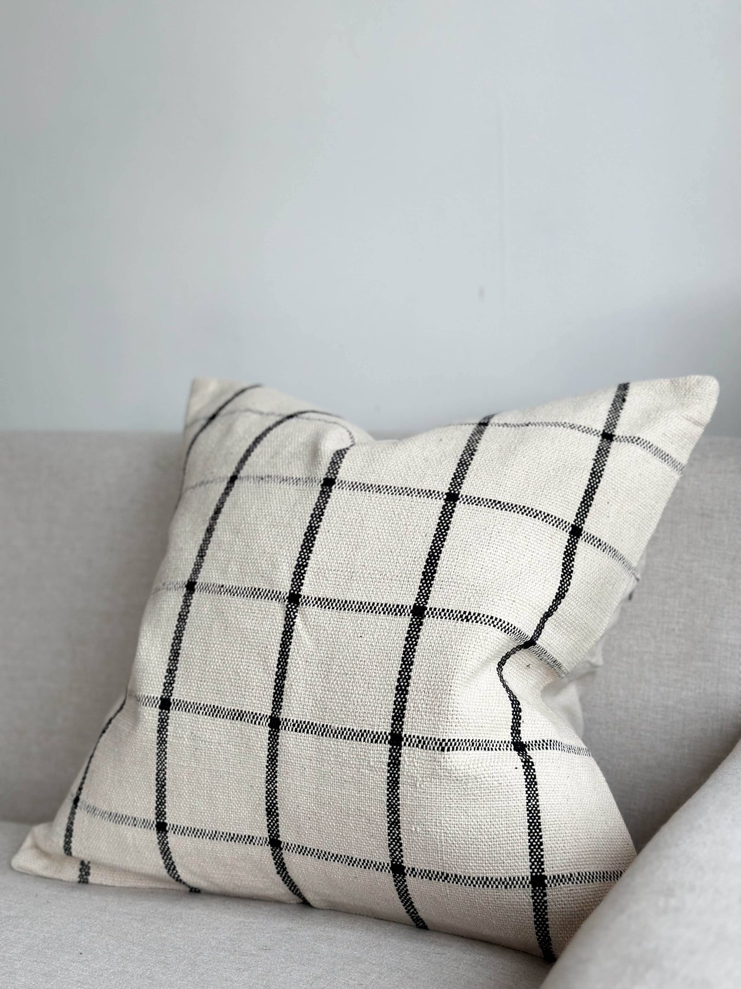 India Luxe Cotton Cushion Cover 2 Sizes – Black & Cream Check🇬🇧