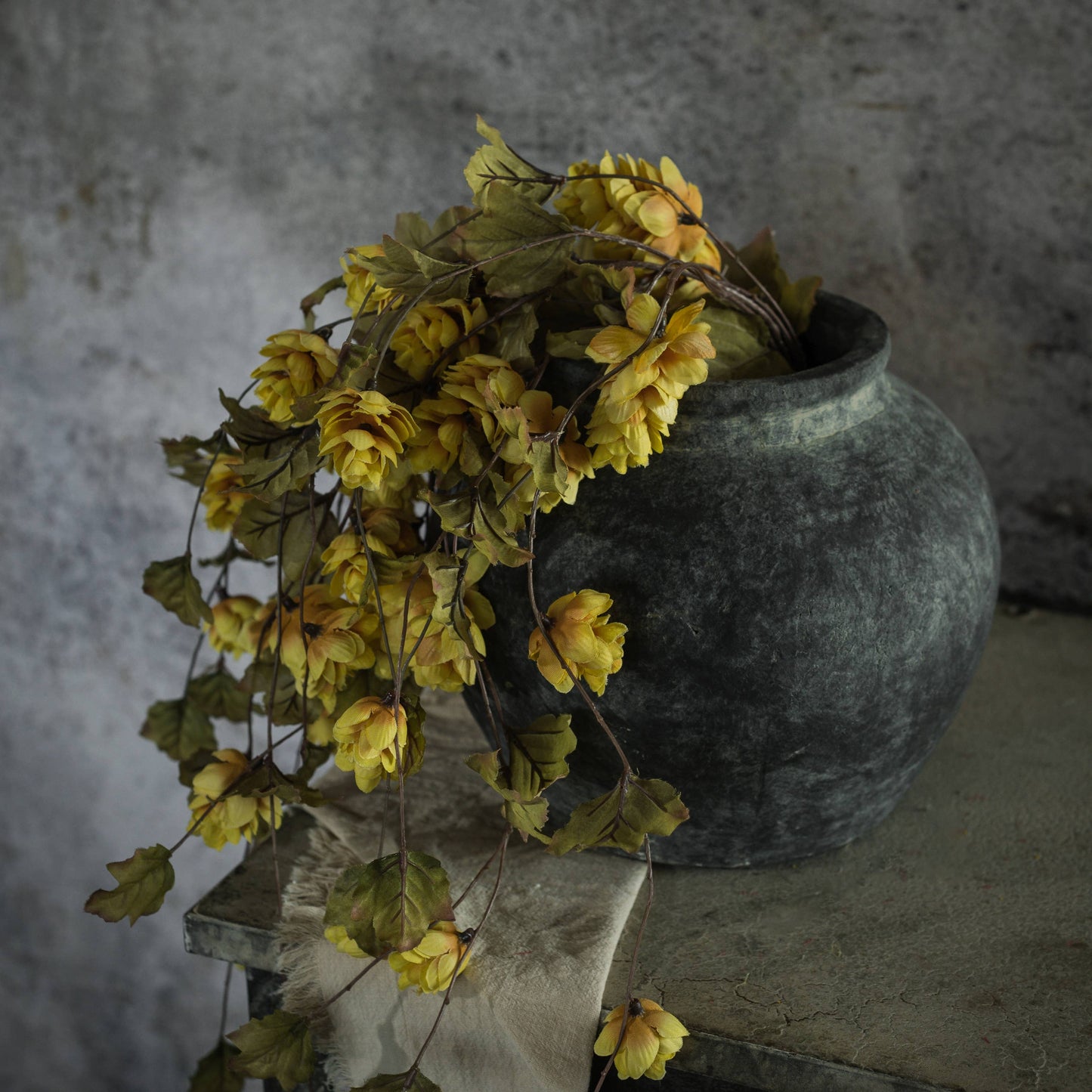 39" YELLOW HOPS STEM